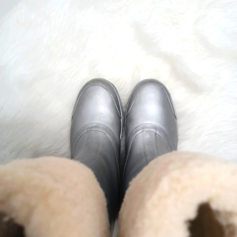 Ugg Australia Rare Snow Boots Silver Women's Size 6